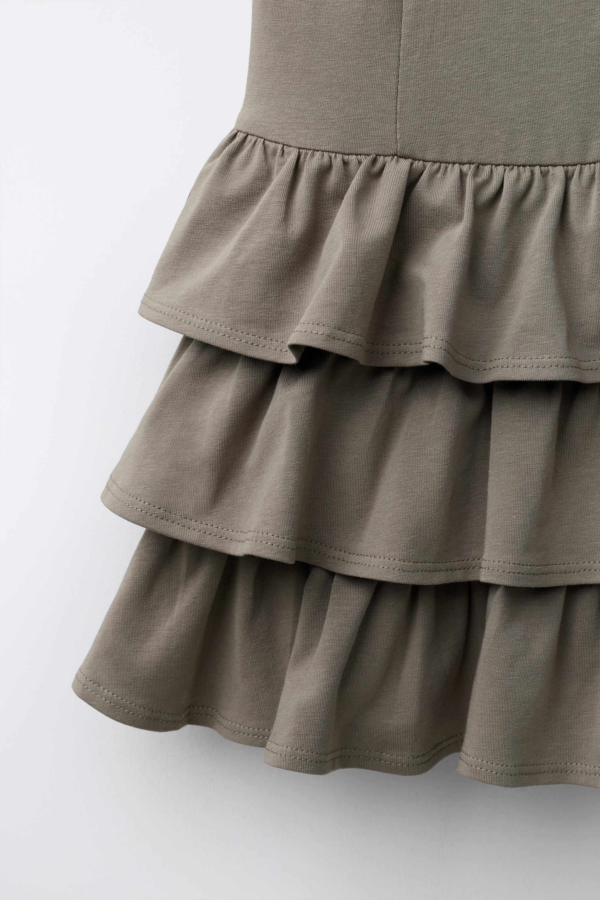 RUFFLED FROG FASTENING DRESS